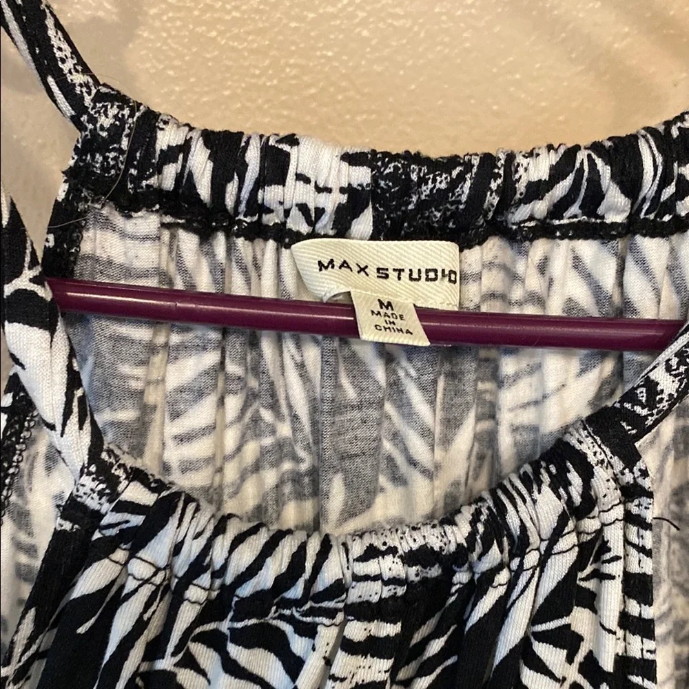 Max Studio Black White Tropical Tank Top Size M | Summer Sleeveless Blouse - Picture 3 of 6